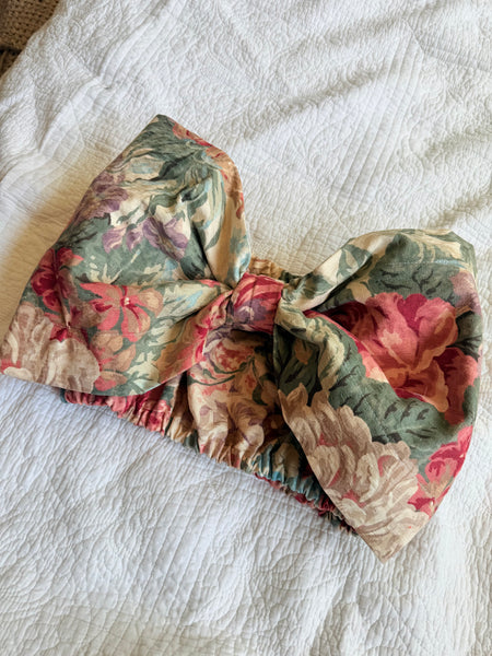 The coquette floral Vivianna Bow Top