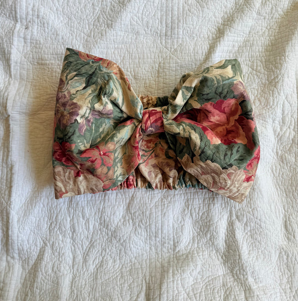 The coquette floral Vivianna Bow Top